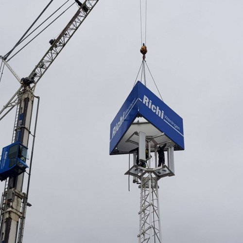 Integration einer Mobilfunkanlage in Werbepanel