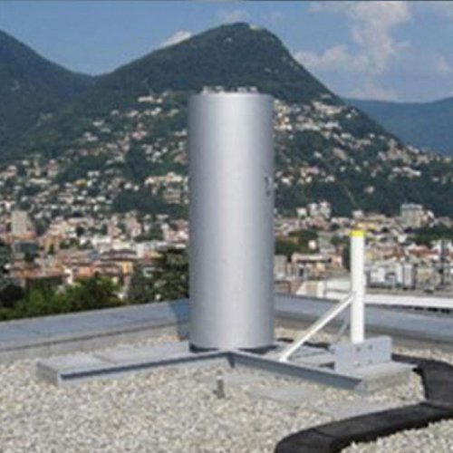 Mobilfunkstandort integriert mit glasfaserverstärkten Halbschalen